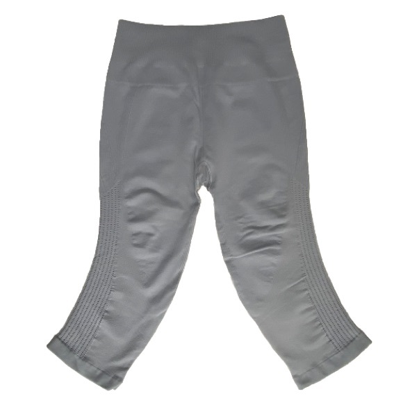 Lululemon Capri Leggings Womens size 6 Gray In The Flow Athletic Athleisure Pant - Picture 1 of 7